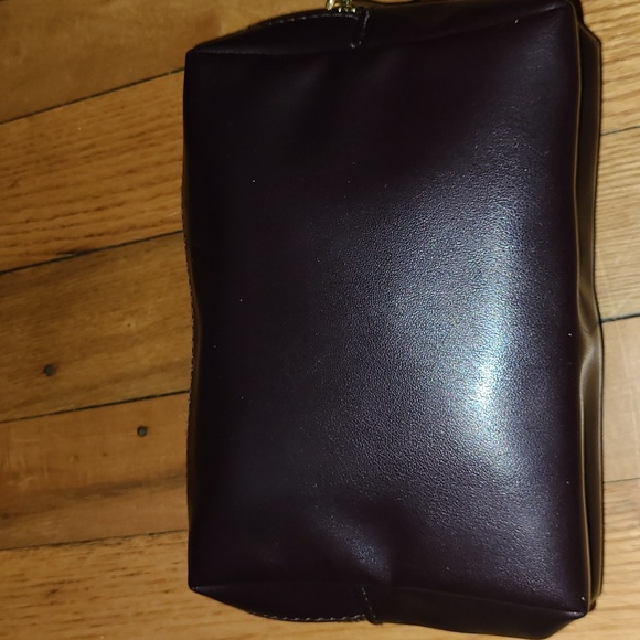 YSL BEAUTE BAG-NWOT. - Picture 6 of 11